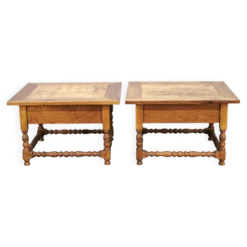 Paire de grandes tables de nuit en chêne massif européen, années 1980.