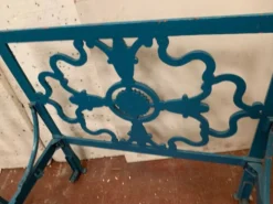 Paire de lit de style Empire en fonte patiné XX siècle