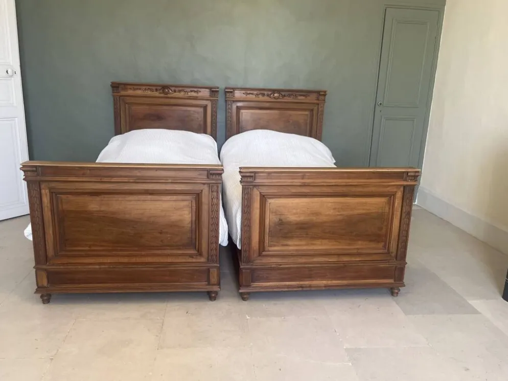 Paire de lits anciens en bois massif - Style 1900 / Campagne chic