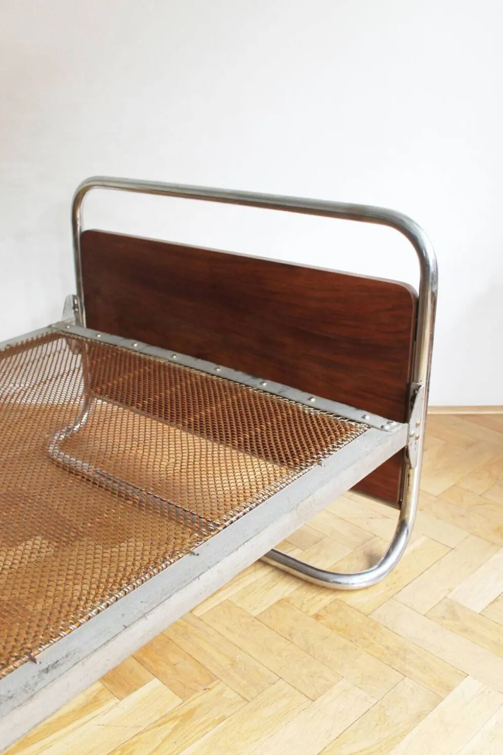 Paire de lits modernistes des années 1930