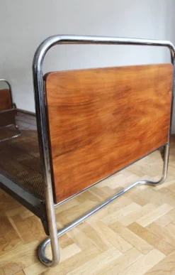 Paire de lits modernistes des années 1930