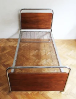 Paire de lits modernistes des années 1930