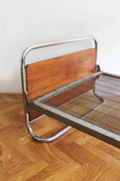 Paire de lits modernistes des années 1930