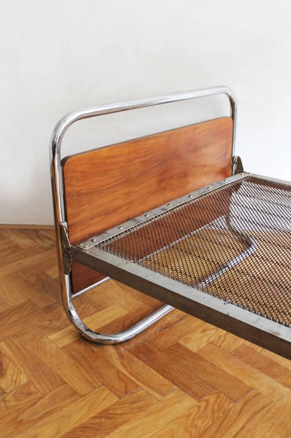 Paire de lits modernistes des années 1930