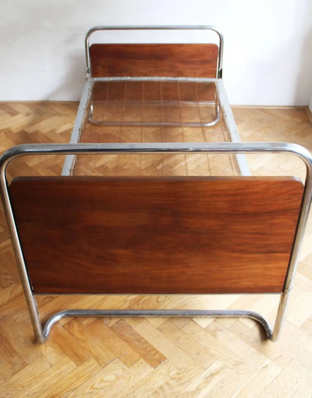 Paire de lits modernistes des années 1930
