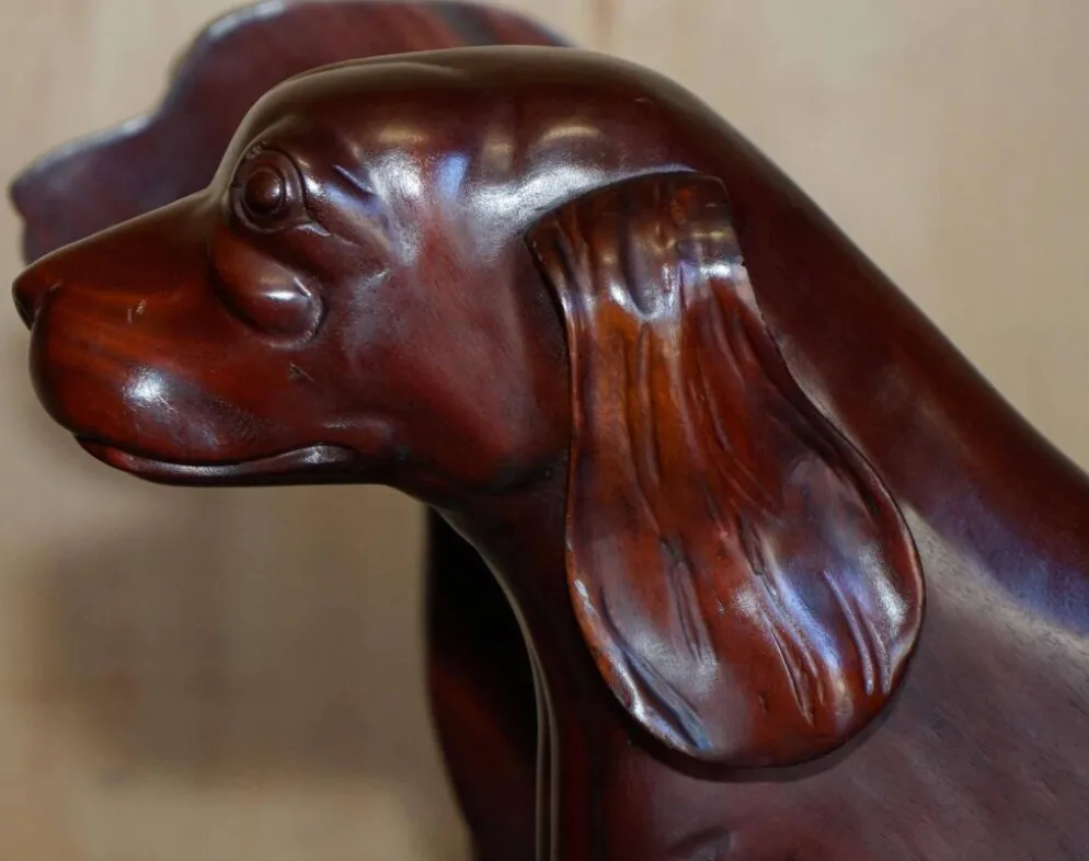 Paire de marches de bibliothèque en bois dur avec chiens sculptés, style Regency