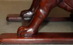 Paire de marches de bibliothèque en bois dur avec chiens sculptés, style Regency