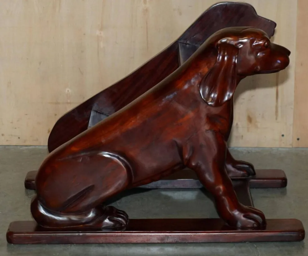 Paire de marches de bibliothèque en bois dur avec chiens sculptés, style Regency