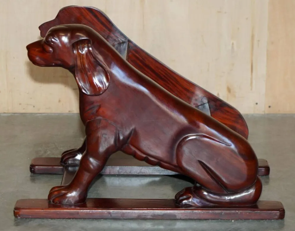 Paire de marches de bibliothèque en bois dur avec chiens sculptés, style Regency