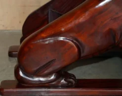 Paire de marches de bibliothèque en bois dur avec chiens sculptés, style Regency
