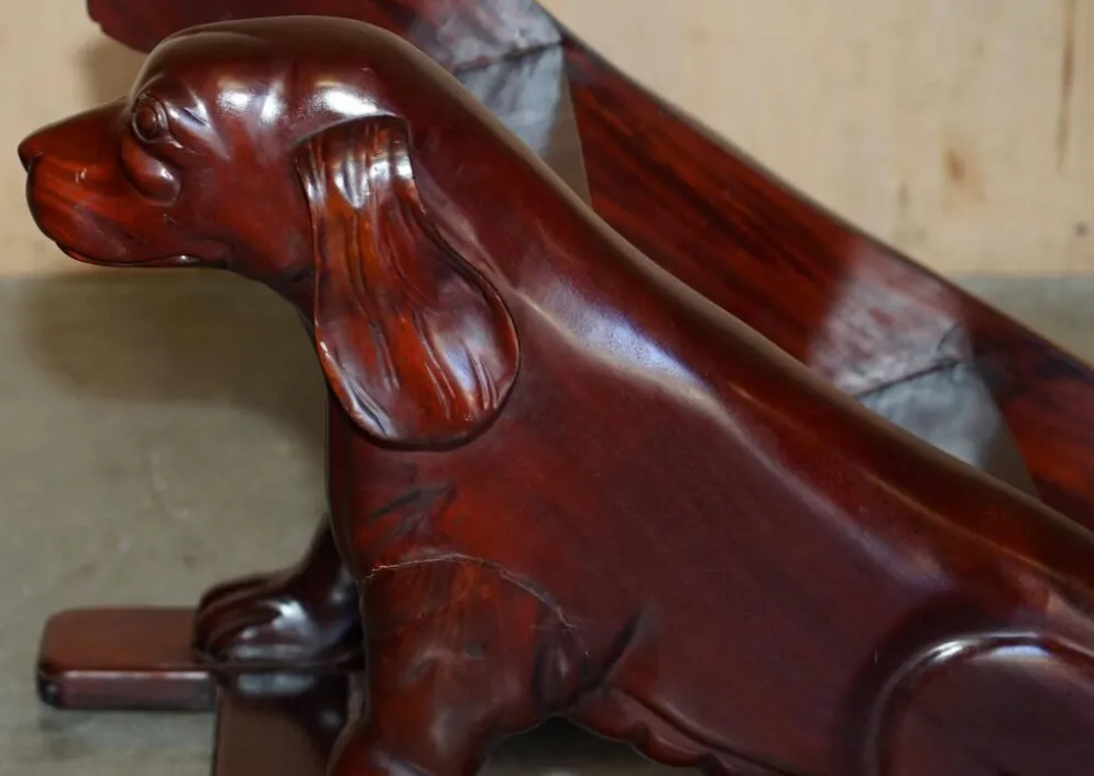 Paire de marches de bibliothèque en bois dur avec chiens sculptés, style Regency