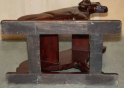 Paire de marches de bibliothèque en bois dur avec chiens sculptés, style Regency