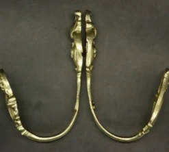 Paire d'embrasses style Rocaille / Rococo du XIXe - bronze doré