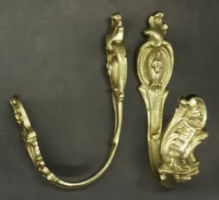 Paire d'embrasses style Rocaille / Rococo du XIXe - bronze doré