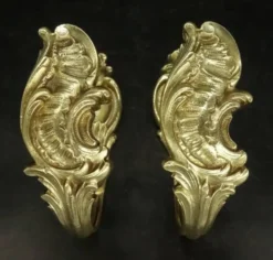 Paire d'embrasses style Rocaille / Rococo du XIXe - bronze doré