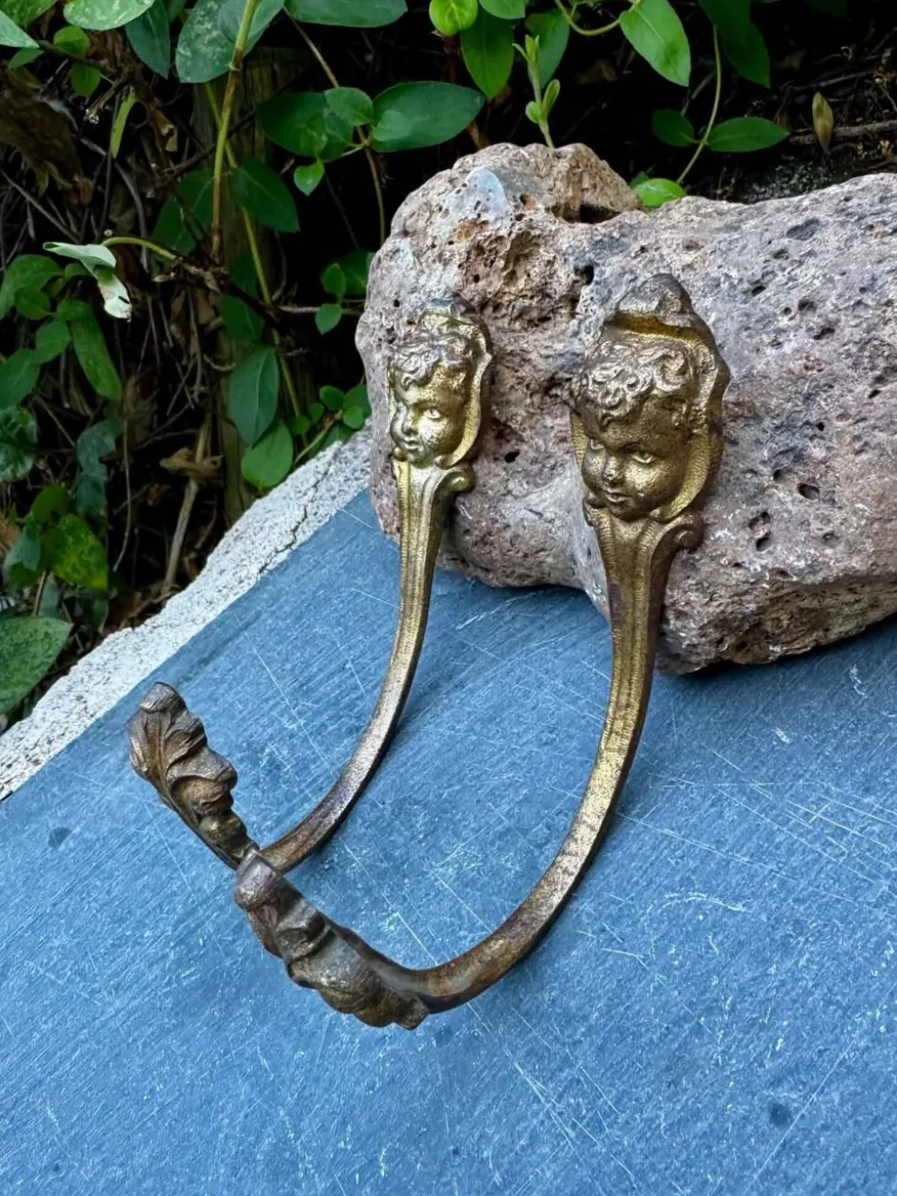 Paire de patère embrasse en bronze putti signé époque Art Nouveau