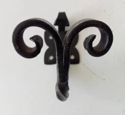 Paire de patère porte manteau mural rustique brutaliste fer forgé