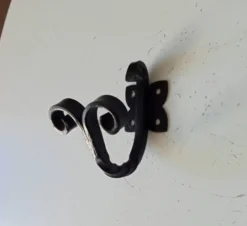 Paire de patère porte manteau mural rustique brutaliste fer forgé