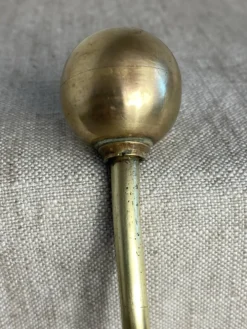 Paire de patères boule et crochet en laiton