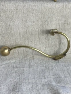 Paire de patères boule et crochet en laiton