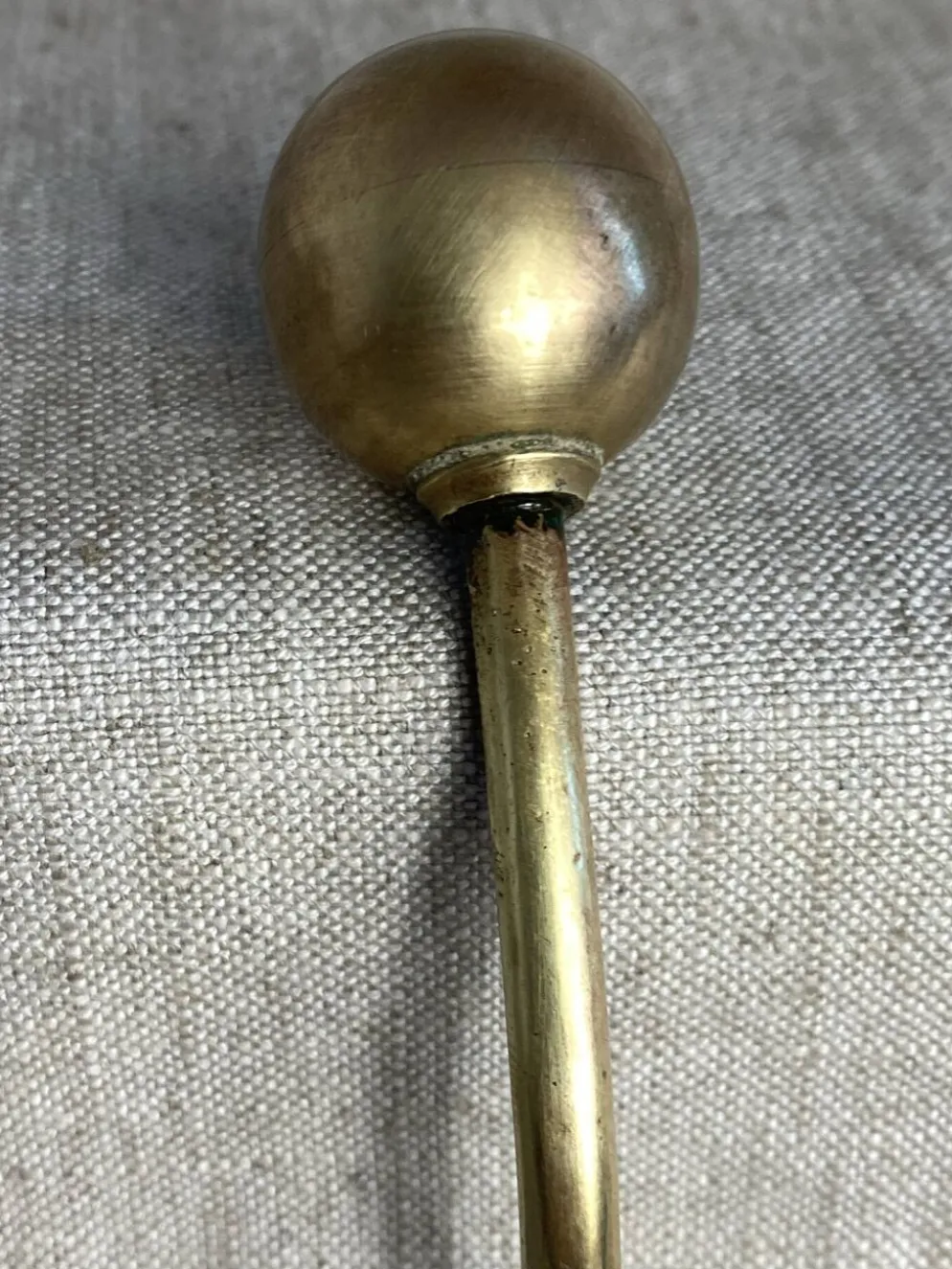 Paire de patères boule et crochet en laiton