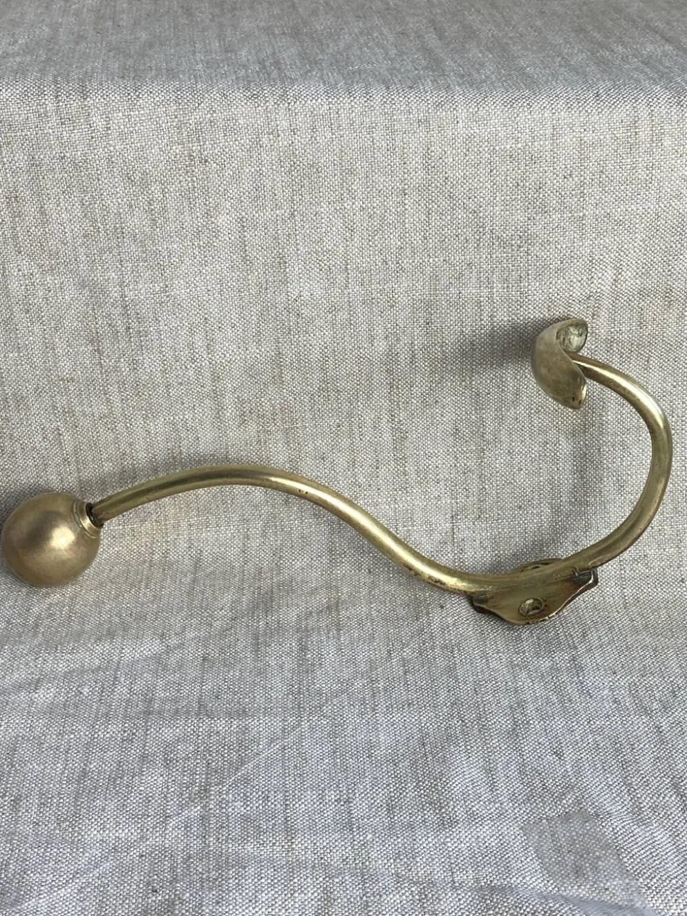 Paire de patères boule et crochet en laiton
