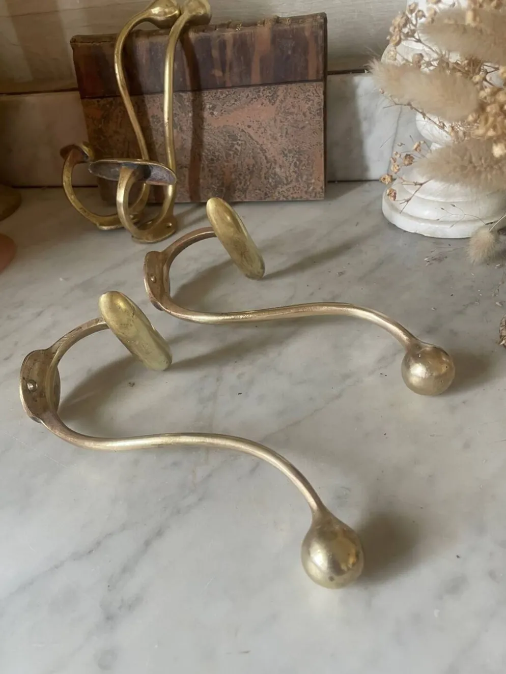Paire de patères boules en laiton, XIXème