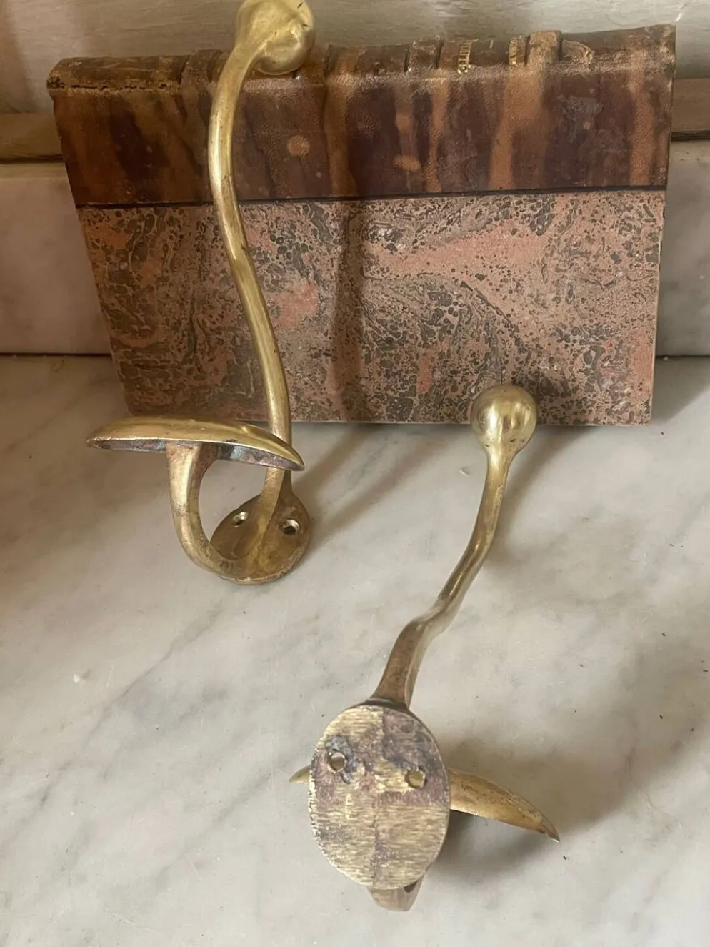 Paire de patères boules en laiton, XIXème