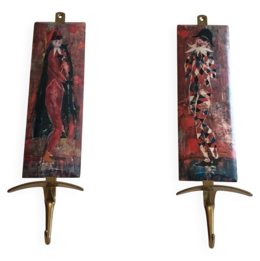 Paire de patères Commedia dell’Arte dans le Goût de Fornasetti, Italie, vers 1970
