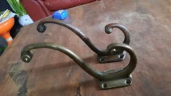 Paire de patères en bronze