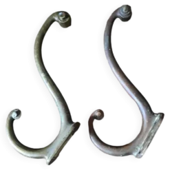 Paire de patères en bronze