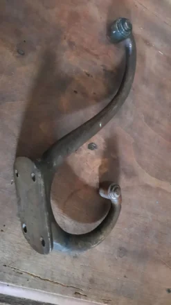 Paire de patères en bronze