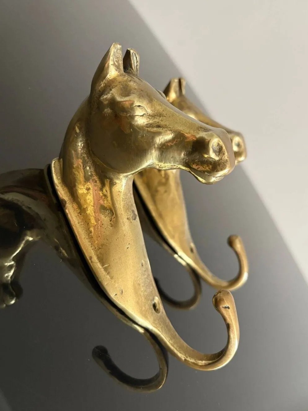 Paire de patères en bronze - Italie, années 1950