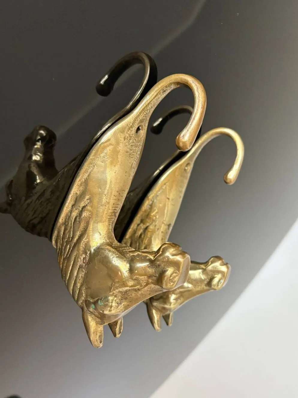 Paire de patères en bronze - Italie, années 1950