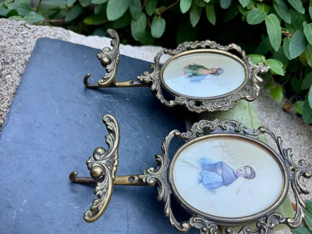 Paire de patères en laiton baroque