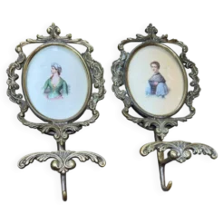 Paire de patères en laiton baroque
