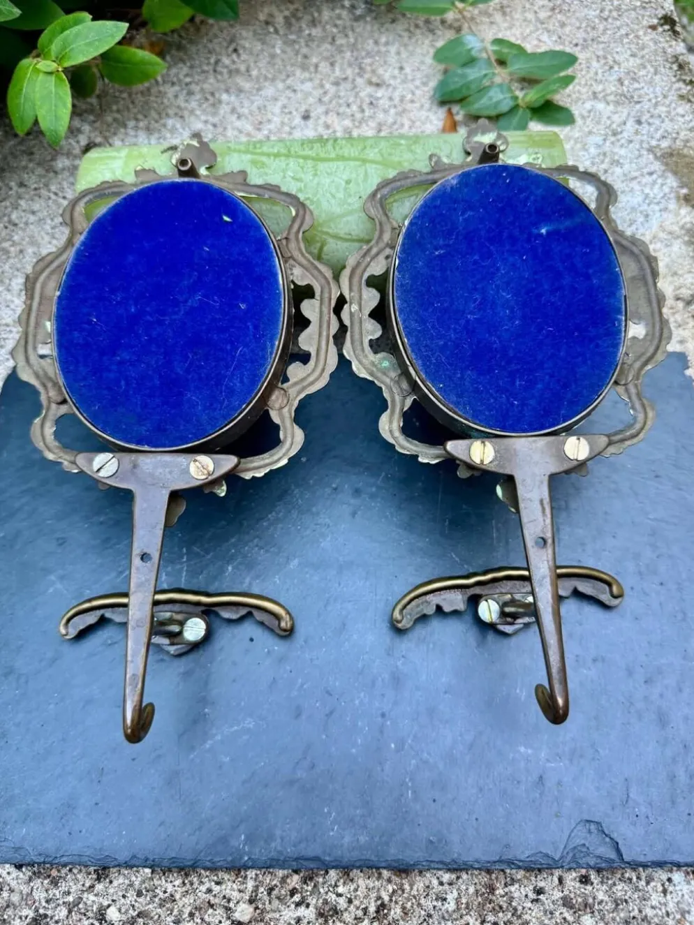 Paire de patères en laiton baroque