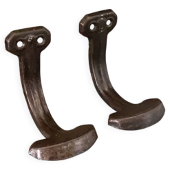 Paire de patères métalliques