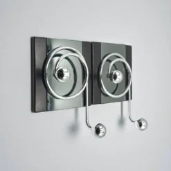 Paire de patères Space Age italiennes avec miroir Goffredo Reggiani des années.