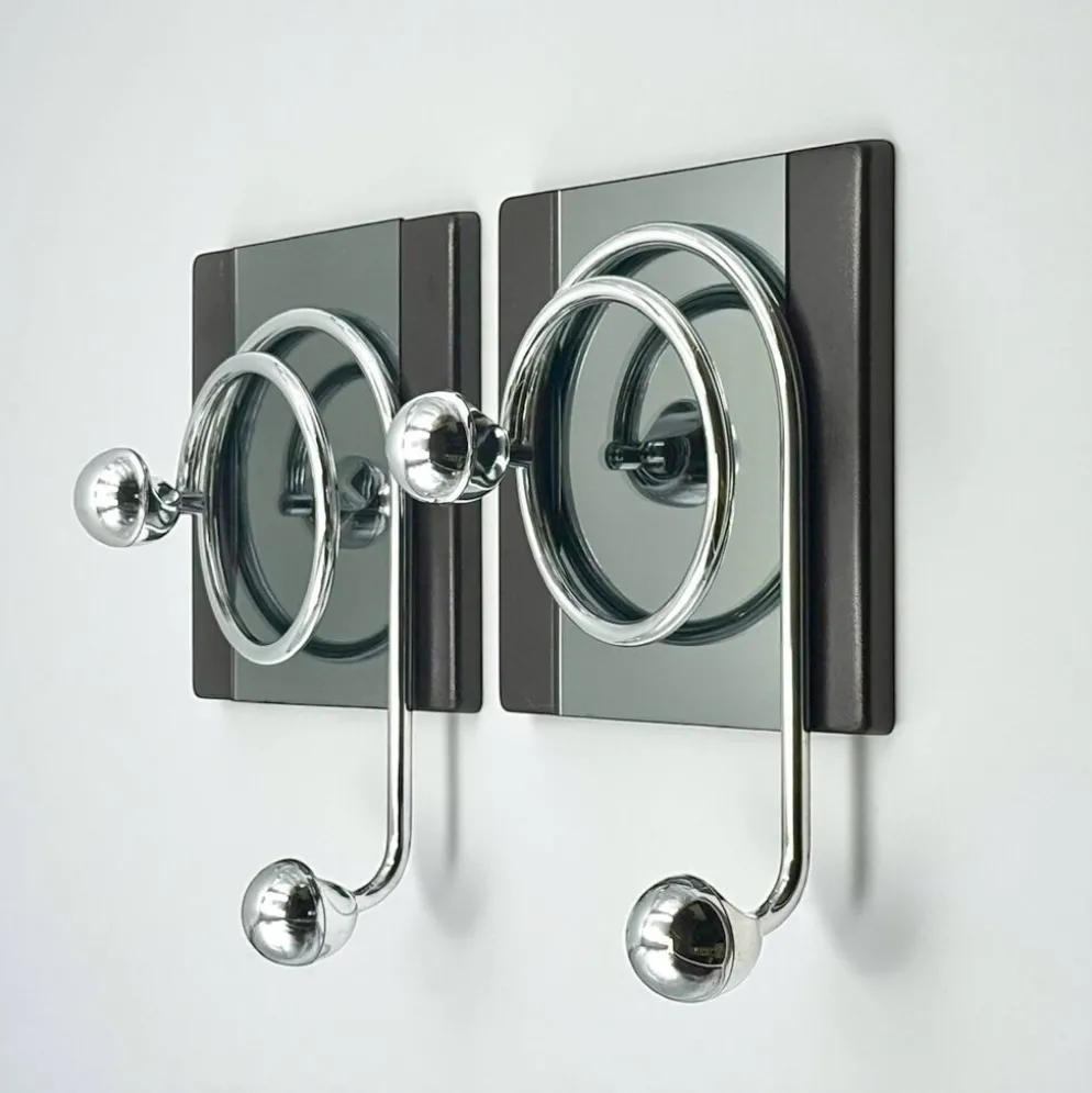 Paire de patères Space Age italiennes avec miroir Goffredo Reggiani des années.