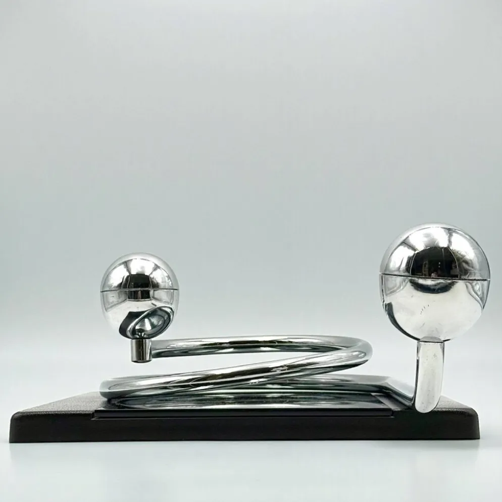 Paire de patères Space Age italiennes avec miroir Goffredo Reggiani des années.