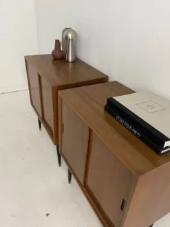 Paire de petits buffets vintage