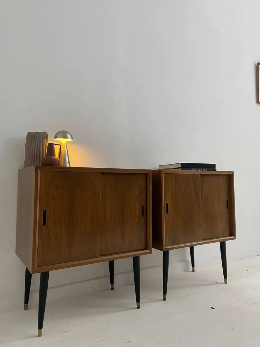 Paire de petits buffets vintage