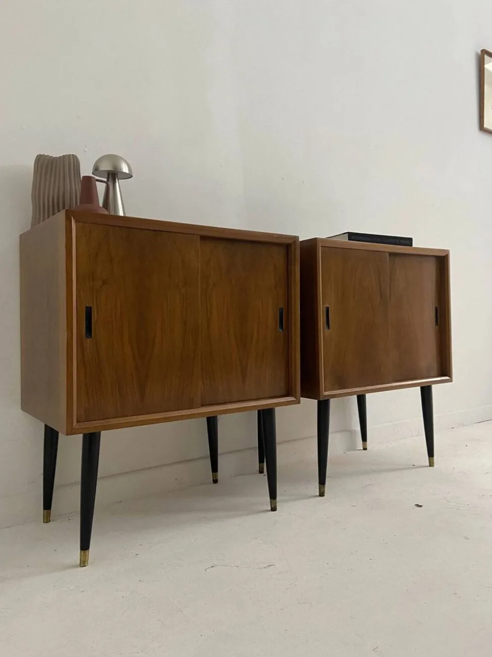 Paire de petits buffets vintage