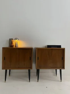 Paire de petits buffets vintage