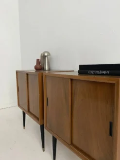 Paire de petits buffets vintage