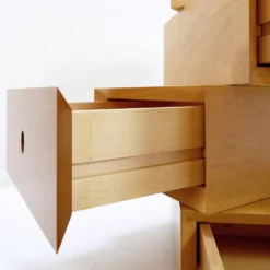 Paire de petits chiffonniers sculpturaux pivotants. Espagne, années 1990.