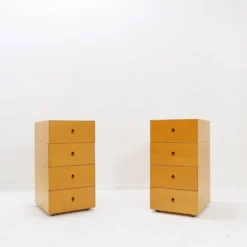 Paire de petits chiffonniers sculpturaux pivotants. Espagne, années 1990.