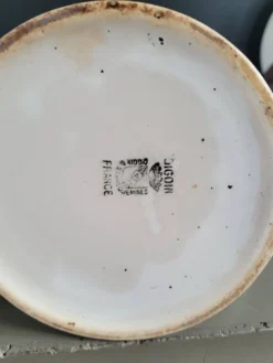 Paire de pichets en porcelaine de Digoin