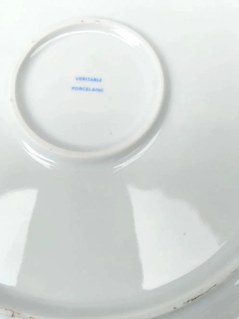 Paire De Plats Ronds Avec Liseret Doré En Porcelaine Blanche D : 29,5 Cm